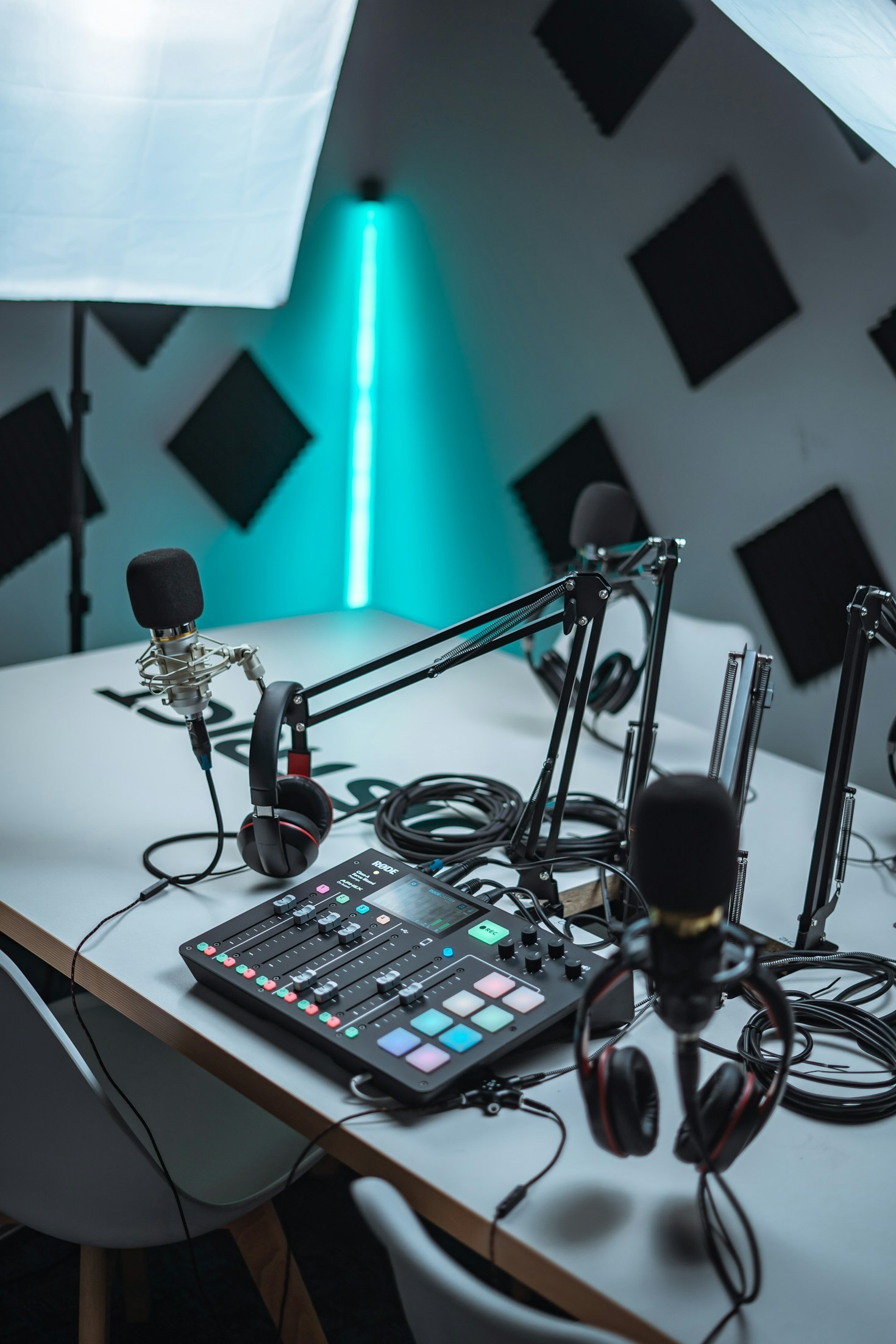 Hinter dem Mikrofon: Meine tägliche Radioarbeit